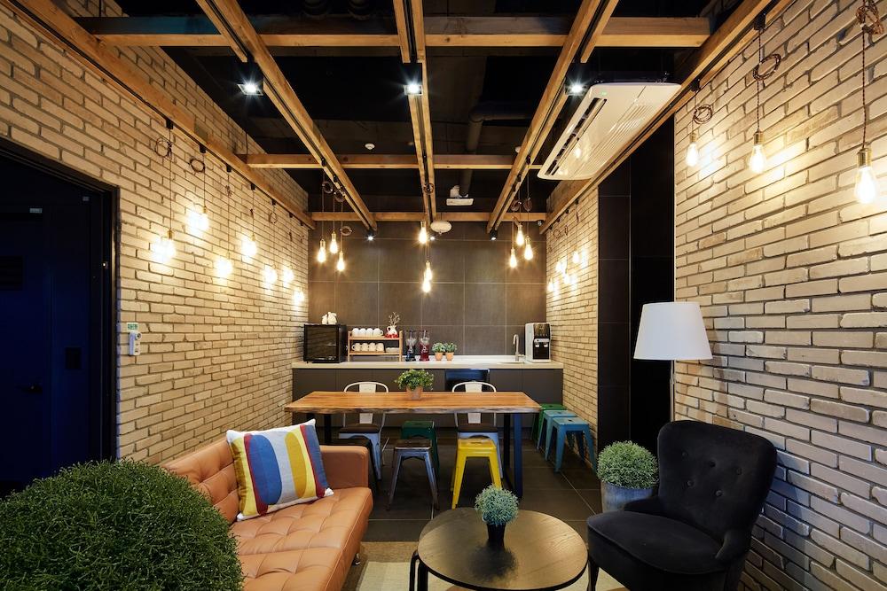 Hostel Cleo Seoul Hongdae Εξωτερικό φωτογραφία
