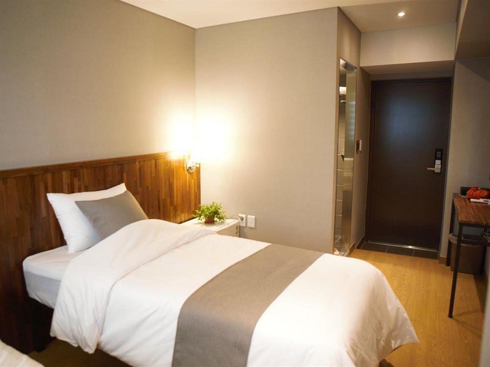 Hostel Cleo Seoul Hongdae Εξωτερικό φωτογραφία